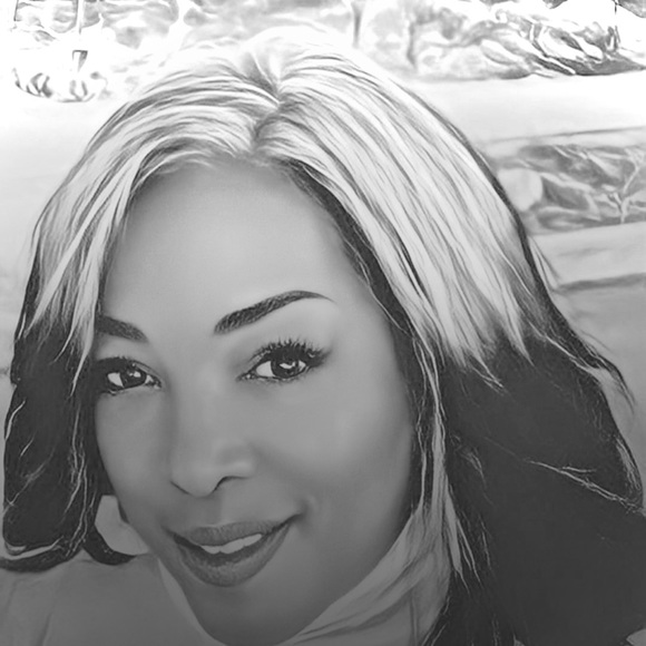 adrienne2332